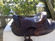 silla podium de ruta con faldón