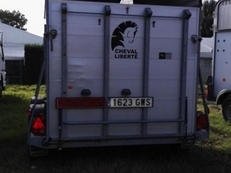 Van 2 caaballos cheval liberte