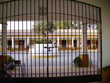 SE ALQUILA O SE VENDE ESPECTACULAR FINCA