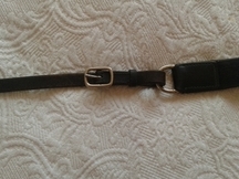 PECHOPETRAL NEGRO CON TIJERILLAS