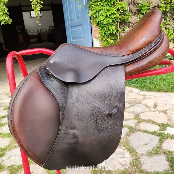 Silla de montar de salto CWD in 