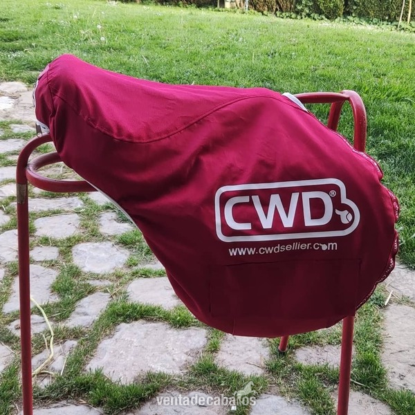 Silla de montar de salto CWD