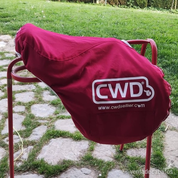 Silla de montar de salto CWD