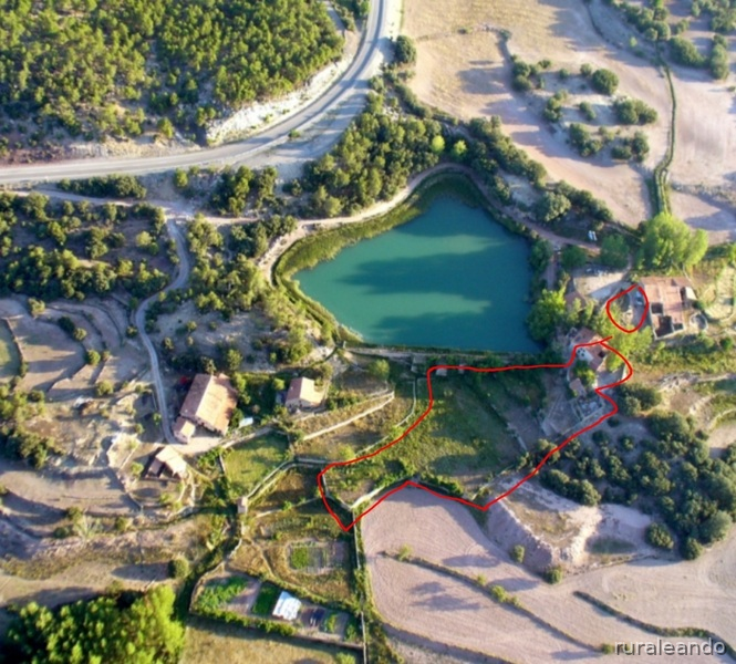 MASIA REHABILITADACON TERENO PARA CABALLOS in MORA DE rUBIELOS