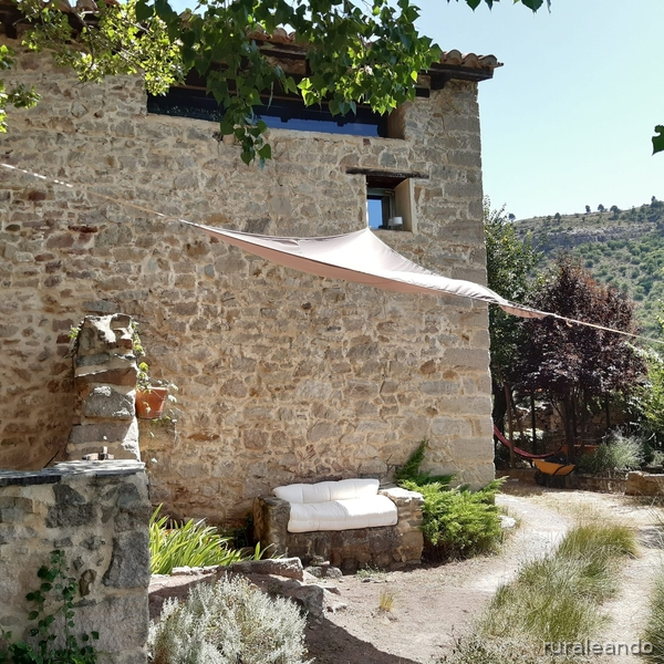 MASIA REHABILITADACON TERENO PARA CABALLOS - Finca ecuestre in MORA DE rUBIELOS