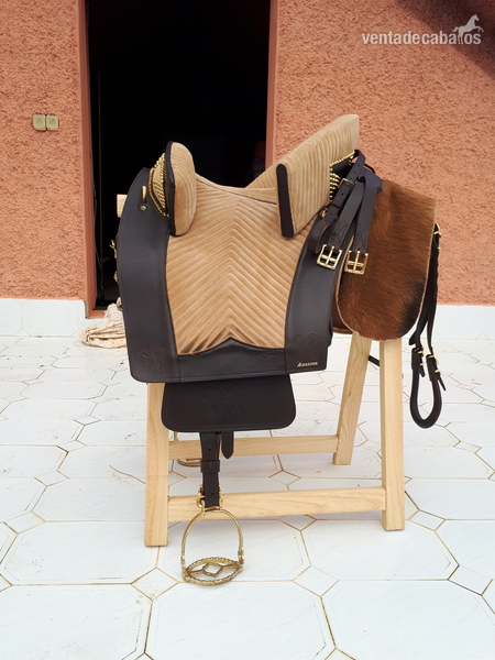 SE VENDE MONTURA PORTUGUESA