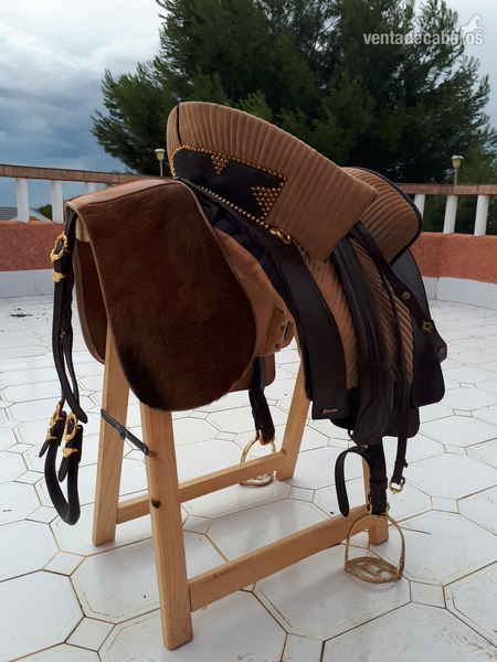  SE VENDE MONTURA PORTUGUESA