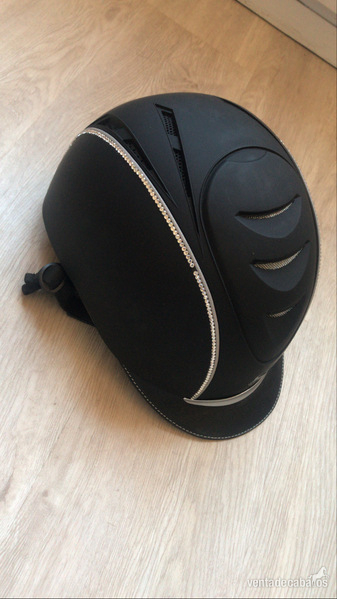 Casco equitación marca Scharf.