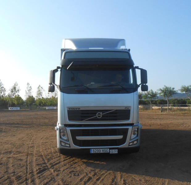  Camión Transporte Para Caballos Volvo FHB3C