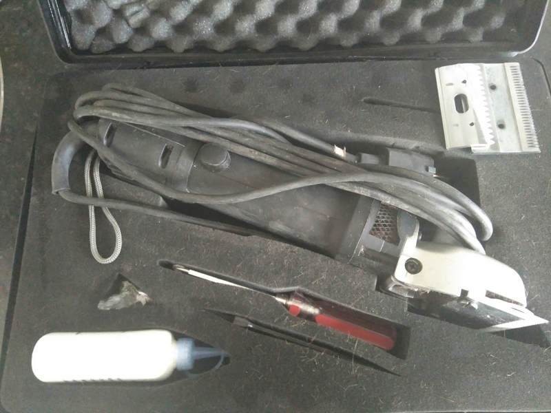 esquiladora de caballo 300w/ 300rpm. 230v-50hz. Usada 2 veces