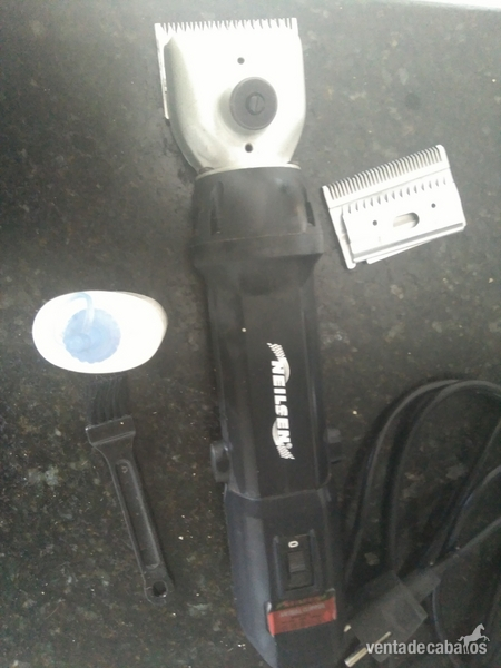 esquiladora de caballo 300w/ 300rpm. 230v-50hz. Usada 2 veces - Artículos de hípica in 