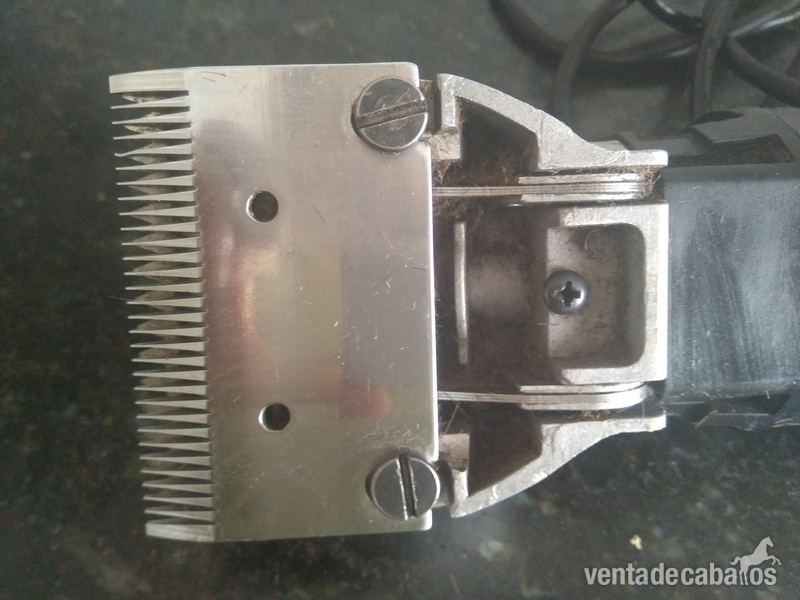 Artículos de hípica - esquiladora de caballo 300w/ 300rpm. 230v-50hz. Usada 2 veces