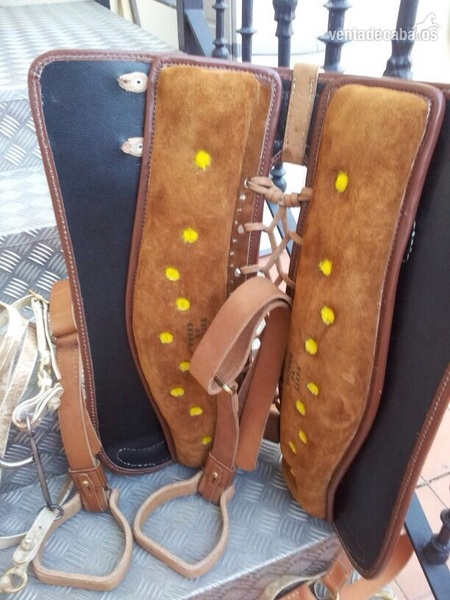  Se vende silla de trabajo en cuero 