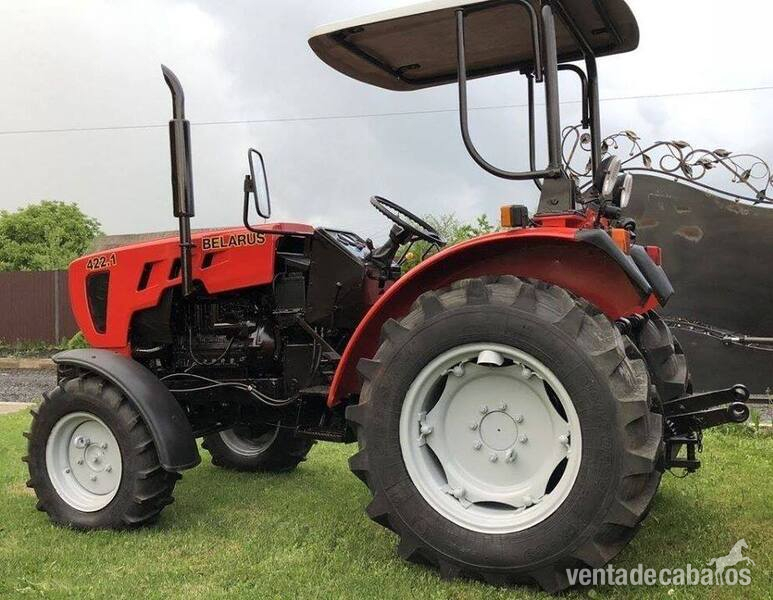 Tractor Belarus MTZ 422.1 - Transportes de caballos in 