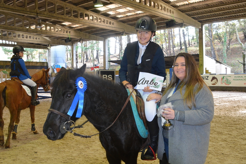 VENDO PONY "B" SALTO SUBCAMPEON DE ESPAÑA 2.019,  - Ponis Pony Club POTOKKA CON PAPELES