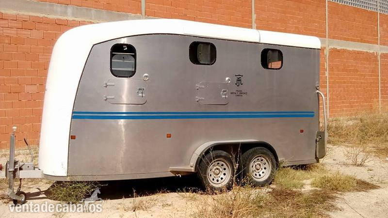 VAN de aluminio para 3 caballos