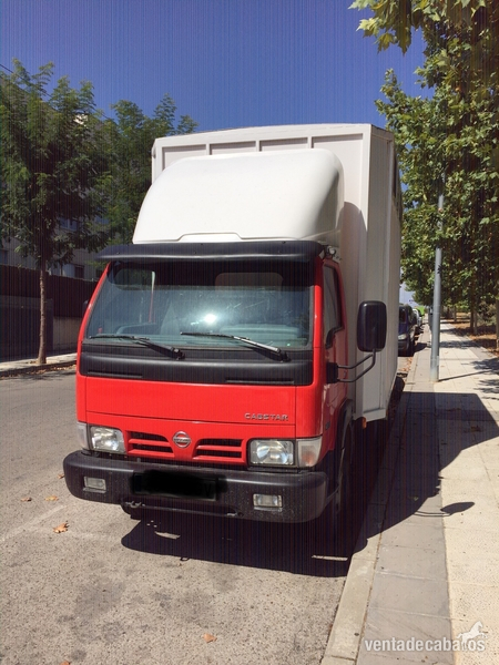 Se vende camión para 3 caballos 