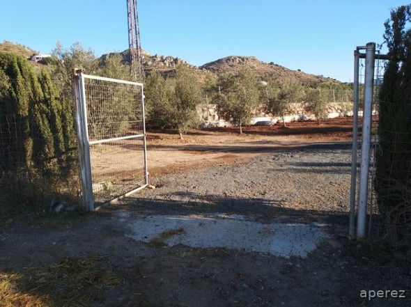 Hípicas y establos en venta - Finca para caballos a 10 mint de Málaga 