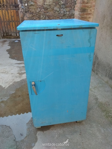 Vendo baúl de caballos