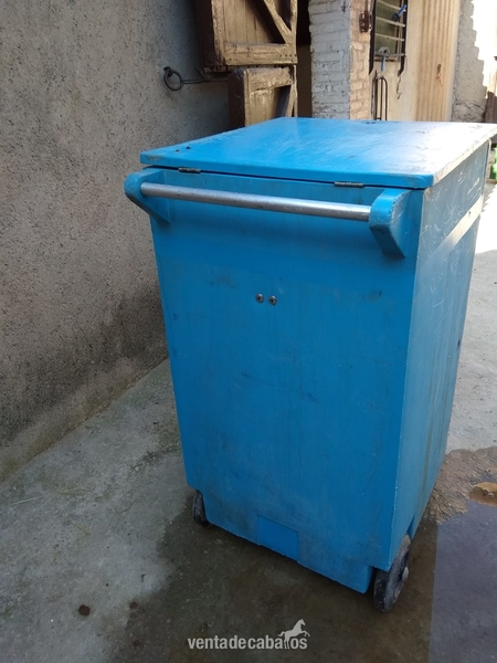  Vendo baúl de caballos
