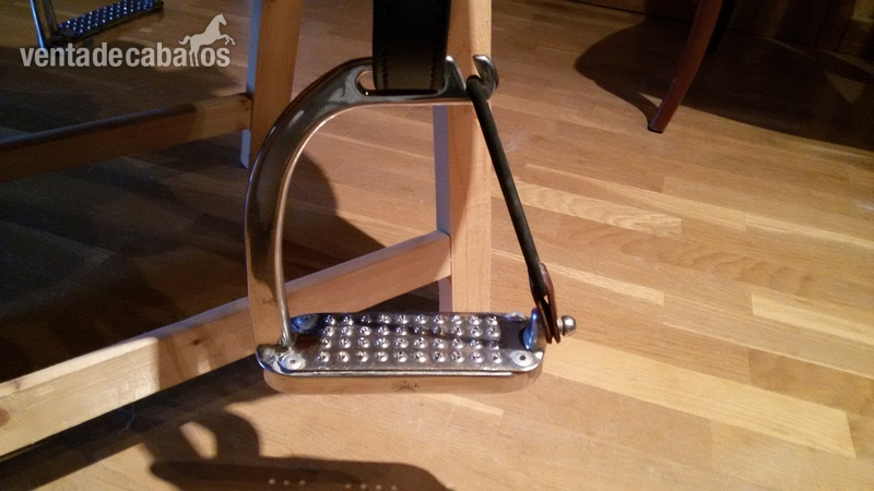 Vendo silla de Uso General más varios complementos