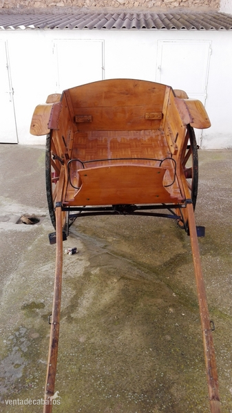  CARRUAJE DE MADERA