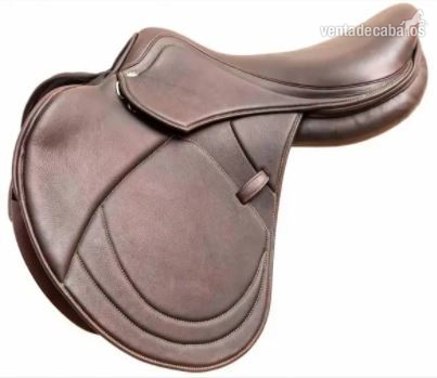 Silla de Montar Salto 17" HBC. Nueva. En Oferta!!!