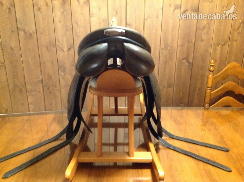 Montura de doma stubben