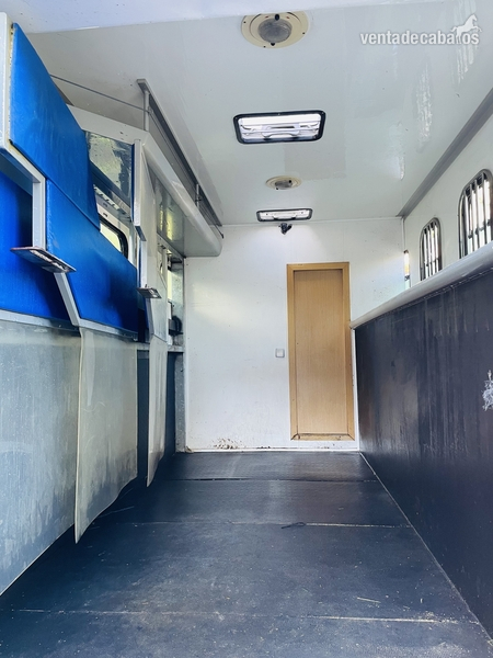  En venta camión Mercedes, 4 caballos y vivienda