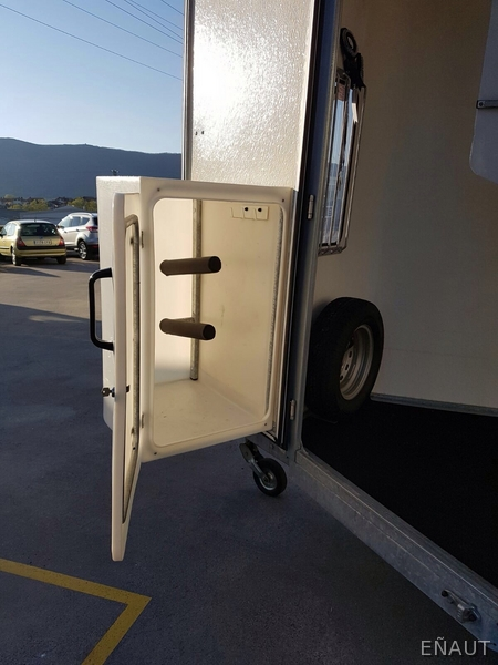  VAN MARCA FAUTRANS PARA 2 CABALLOS