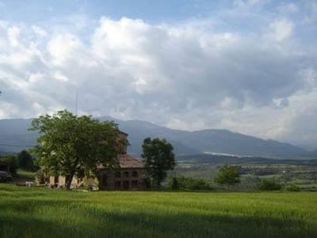 Compartiría masía rural y 3 caballos cerca de Berga