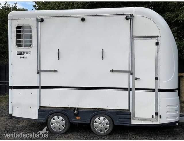 Hípicas y establos en venta - Venta de cabalgatas y establos