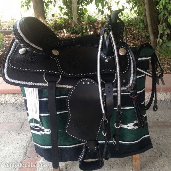 Montura tejana nueva in 