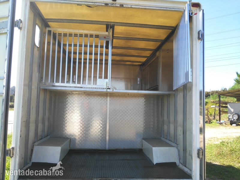 Furgoneta para dos caballos - Transportes de caballos