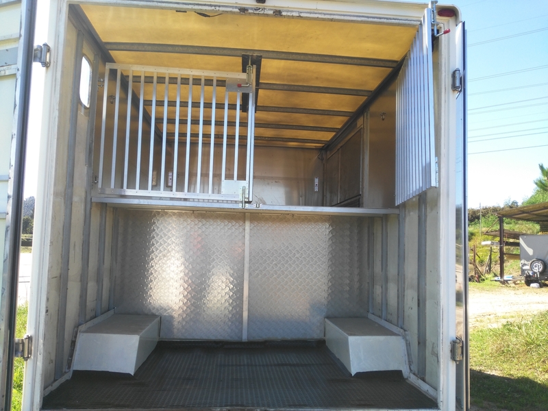 Furgoneta para dos caballos - Transportes de caballos
