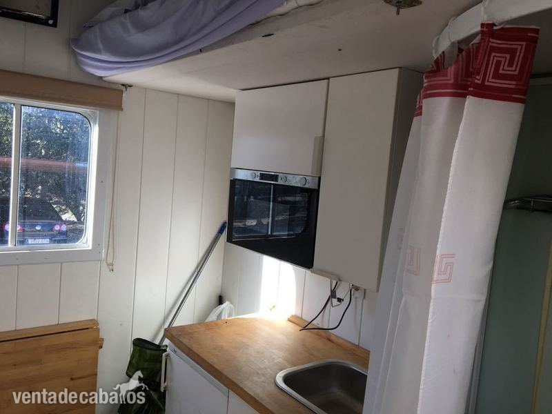 Camion volvo 8 caballos con vivienda  