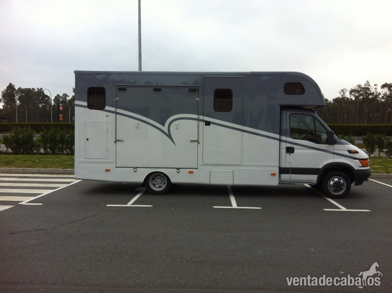 Camion Iveco 2 caballos +vivienda/guadarnes in 