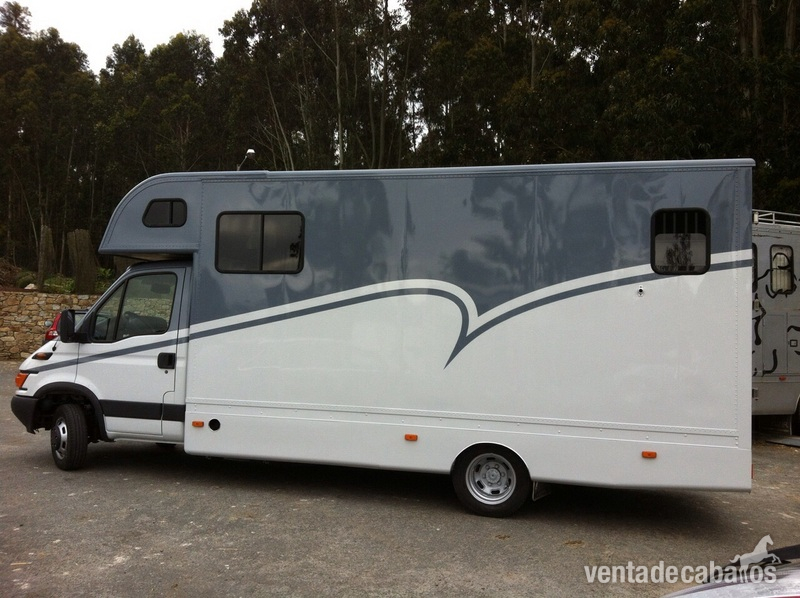 Camion Iveco 2 caballos +vivienda/guadarnes