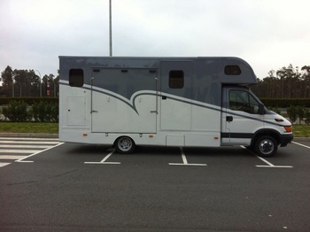 Camion Iveco 2 caballos +vivienda/guadarnes