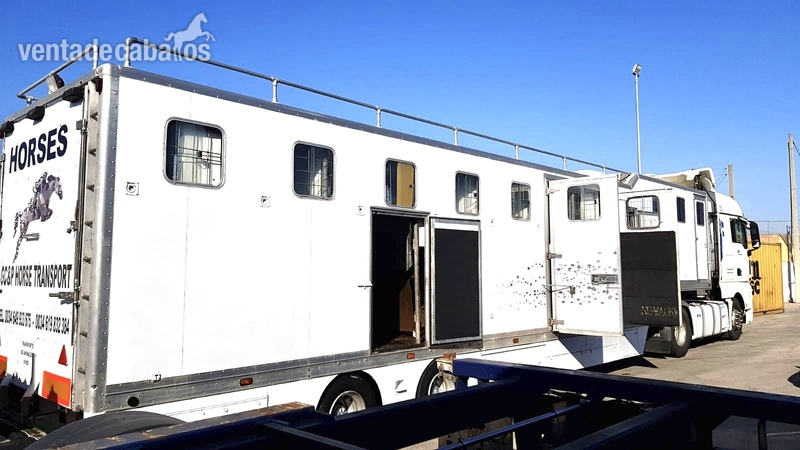 Góndola para 13 Caballos con vivienda in 