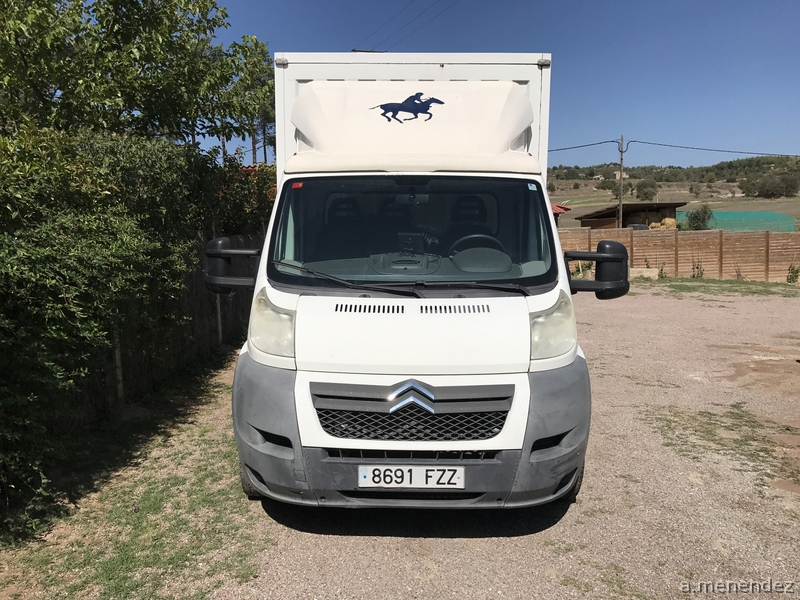 FURGÓN CITROEN JUMPER PARA TRANSPORTE DE DOS CABALLOS