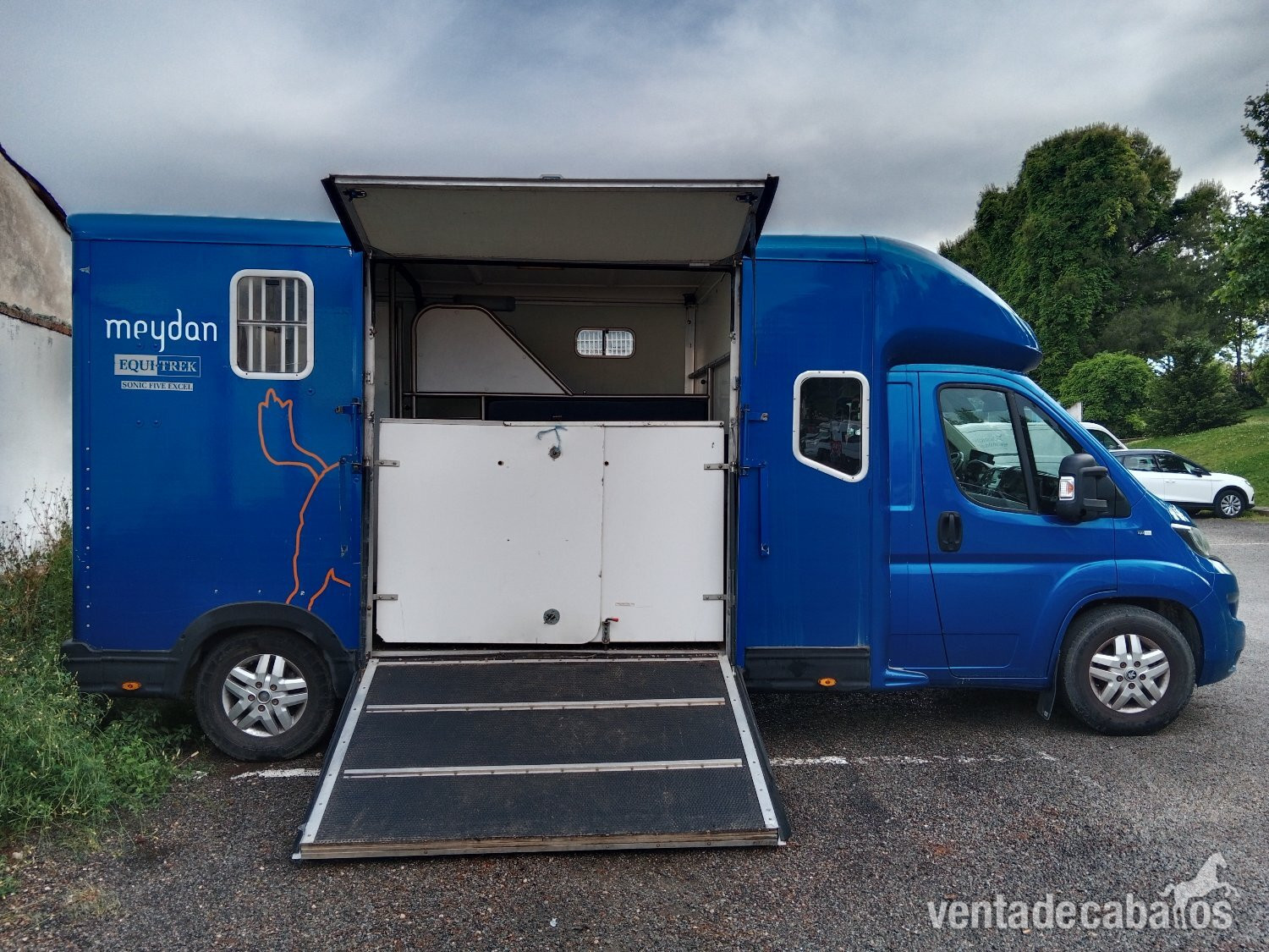  Furgoneta para dos caballos Equitrek Sonic 5 (0ct. 2019, 118 700 km) 47 500 euros