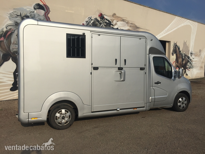  Furgoneta de transporte 2 caballos Renault Master in 