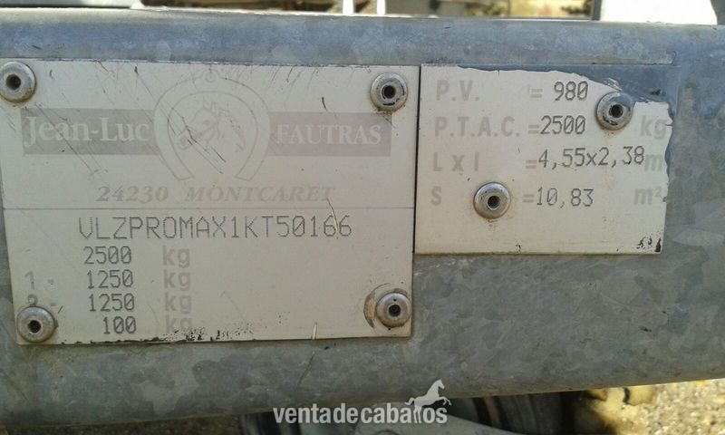  REMOLQUE PARA DOS CABALLOS