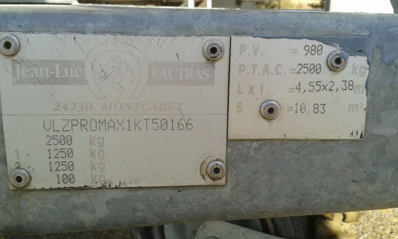  REMOLQUE PARA DOS CABALLOS