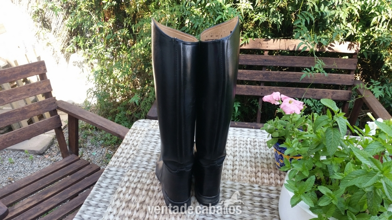 BOTAS DE DOMA PETRIE