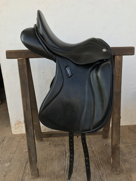 Silla de Doma Clásica
