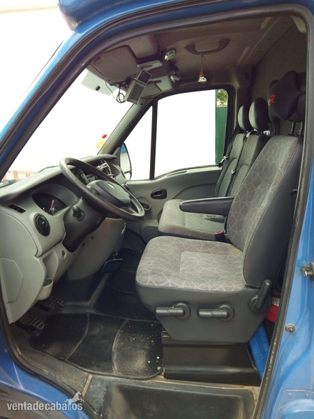  Se vende Renault Master para 2 caballos