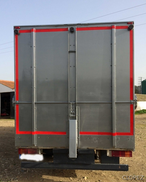 CAMION 6 CABALLOS + GUADARNÉS MERCEDES BENZ ATEGO 815. MMA 8.600 kg 