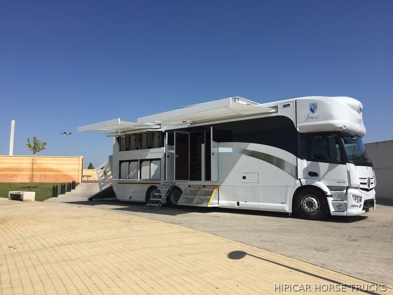 Fabricación y adaptación de Camión para transporte de Caballos  - Transportes de caballos in 